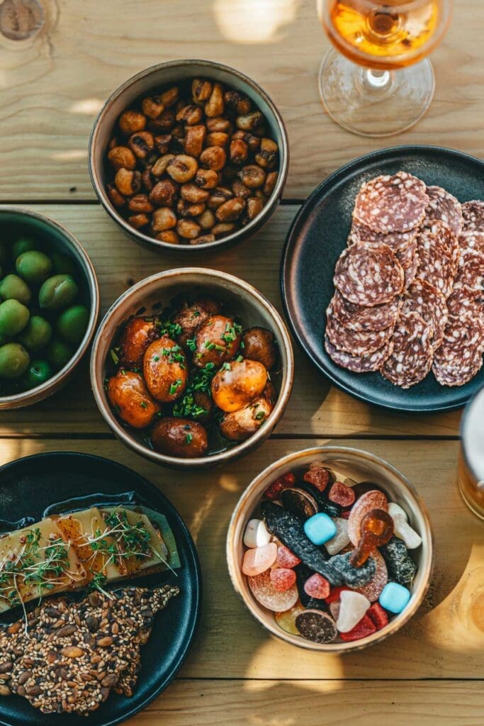 Snacks utomhus av restaurang Hubben som har lokal på The Hub Höganäs